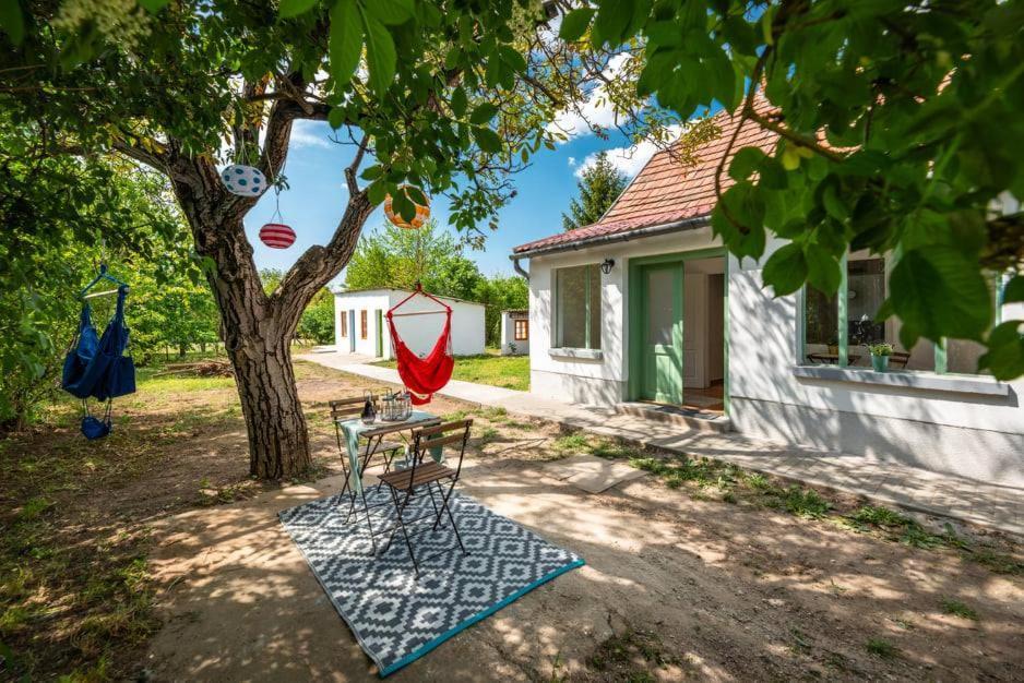 Апартаменты Dobo13 Балатонбоглар Экстерьер фото